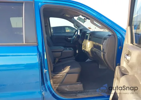 2022 Chevrolet Silverado 1500 2Wd Short Bed Custom z USA, uszkodzony, nr VIN 1GCPABEK4NZ643391